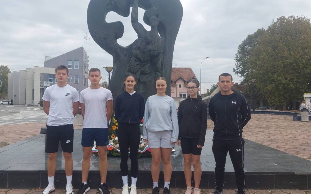 Октобарских свечаности слободе