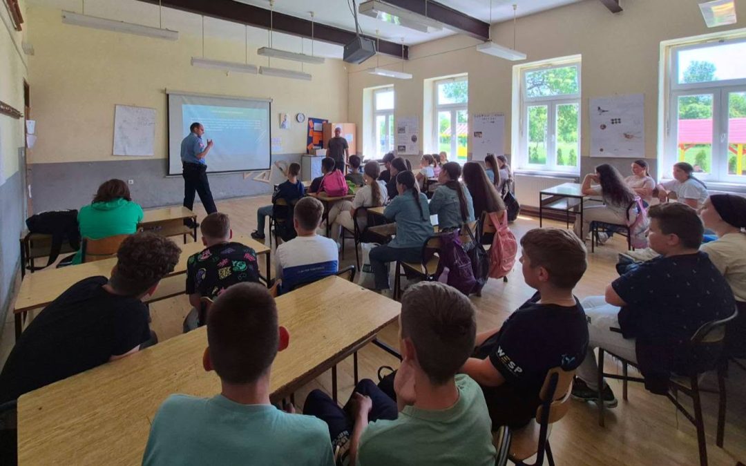 ОДРЖАНО ЕДУКАТИВНО ПРЕДАВАЊЕ “ ОРУЖЈЕ НЕ ШТИТИ, ОРУЖЈЕ УБИЈА“